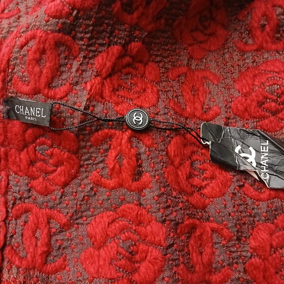 CHANEL Luxury Vintage VWT Red Rose Motif Cashmere Silk Fringed Shawl Wrap Scarf - Picture 11 of 15